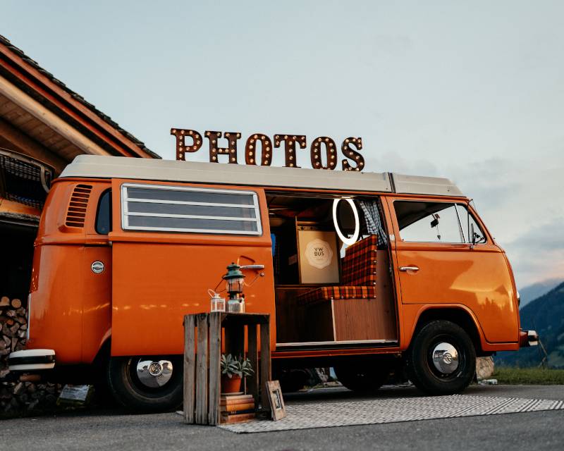 grand éclairage annulaire lumineux dans photobus