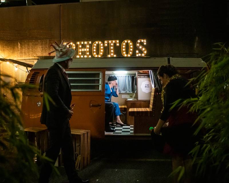 Invités le soir dans photobus à Berne